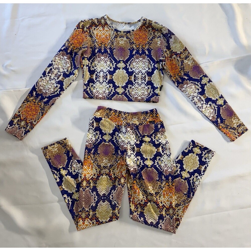 LiCi Fit Two Piece Top (L) & Scrunch Butt Leggings (M) Exercise Set Multicolor